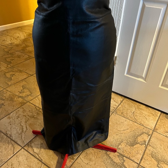 Chadwick’s full length Black Leather Skirt - Picture 2 of 6